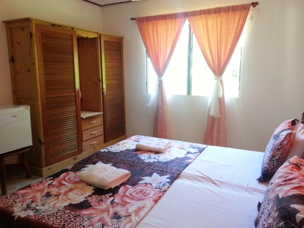 Zanboza Guesthouse La Digue  Chambre photo